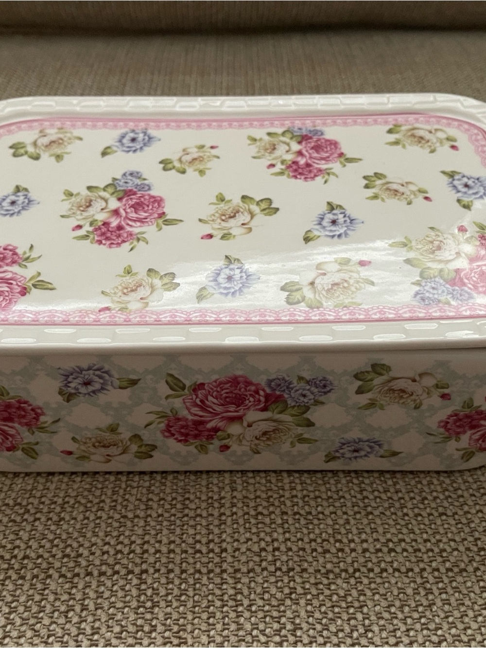 Grace Pantry English Rose Porcelain Covered Casserole Serving Dish